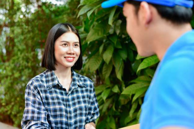 Mua hàng tại đại lý chính hãng được giao hàng nhanh chóng